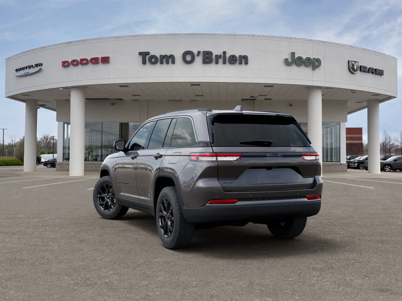 2026 Jeep Grand Cherokee Laredo Altitude