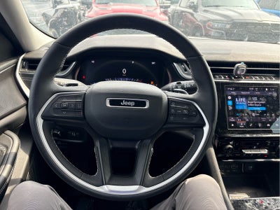 2023 Jeep Grand Cherokee L Laredo 4x4