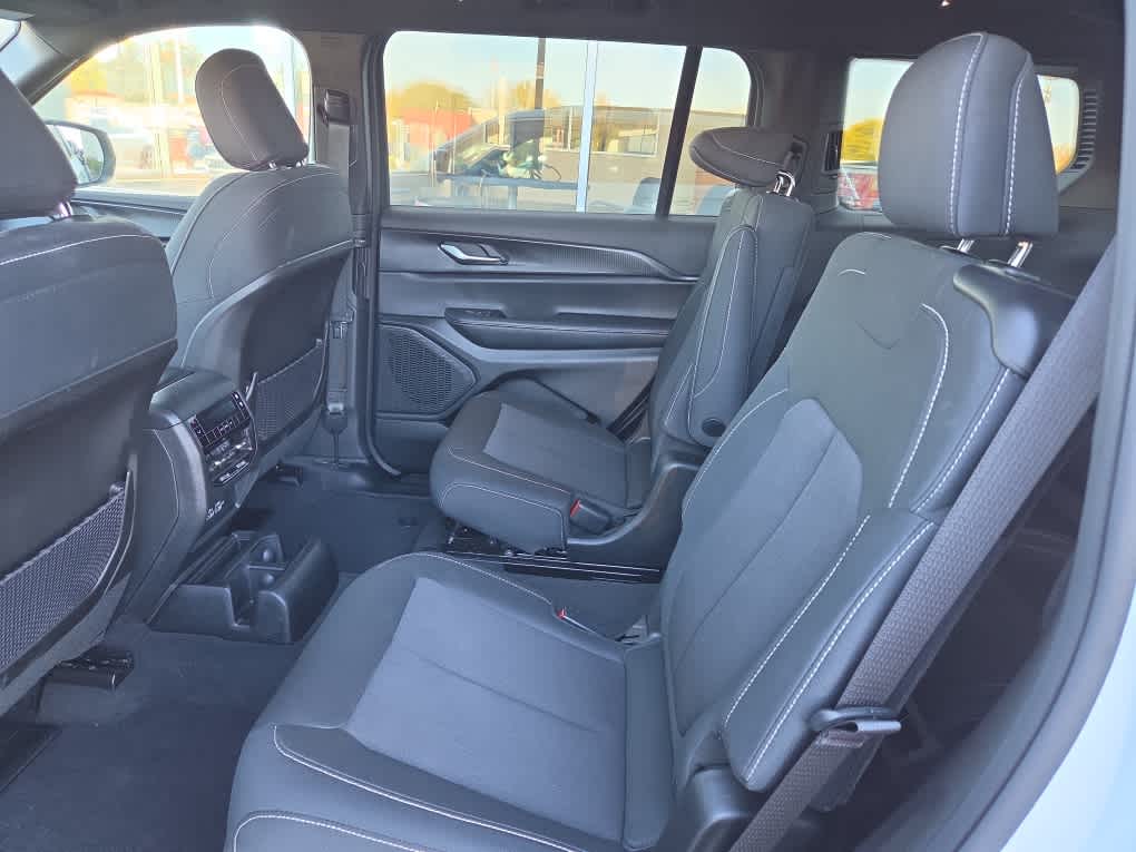 2025 Jeep Grand Cherokee L Laredo X 4x4