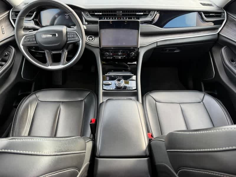 2023 Jeep Grand Cherokee Base