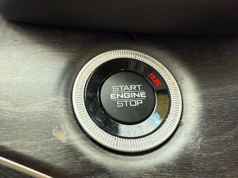 2023 Jeep Grand Cherokee Base