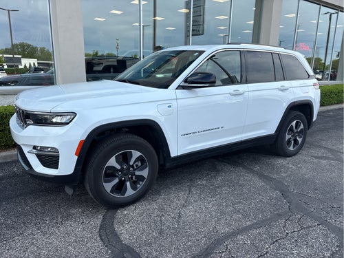 2023 Jeep Grand Cherokee Base