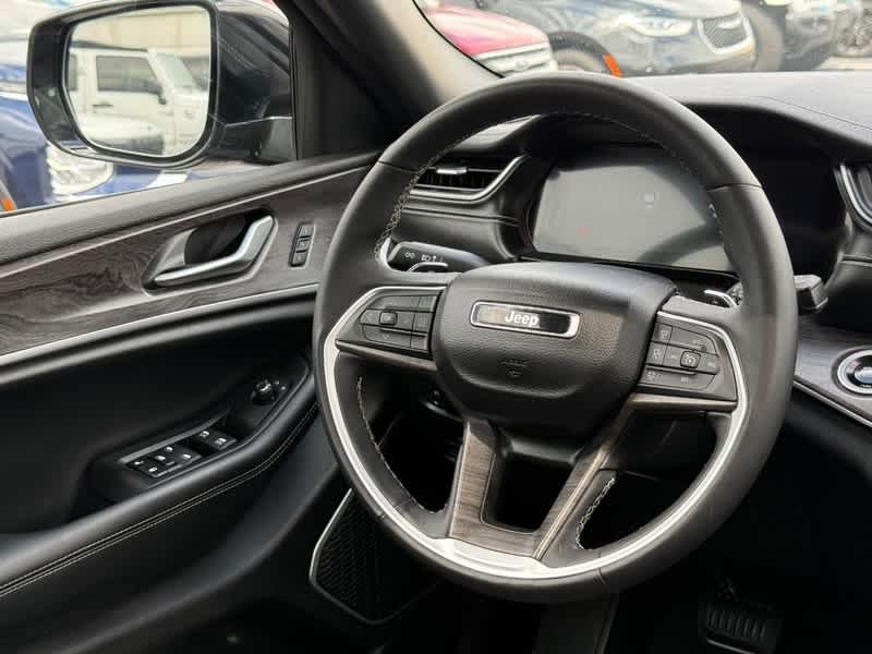 2024 Jeep Grand Cherokee Anniversary Edition