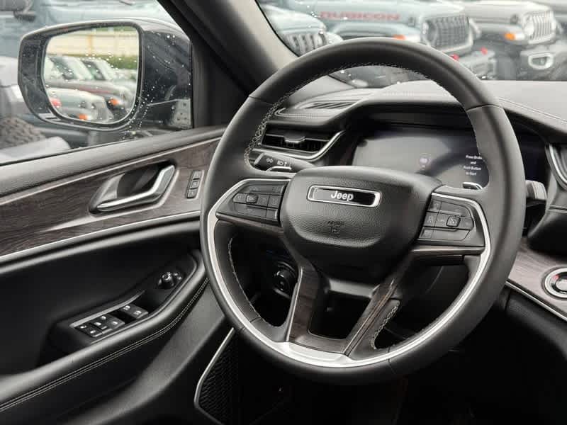 2024 Jeep Grand Cherokee Anniversary Edition