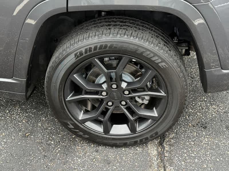 2024 Jeep Grand Cherokee Anniversary Edition