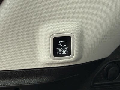 2023 Jeep Grand Cherokee Base