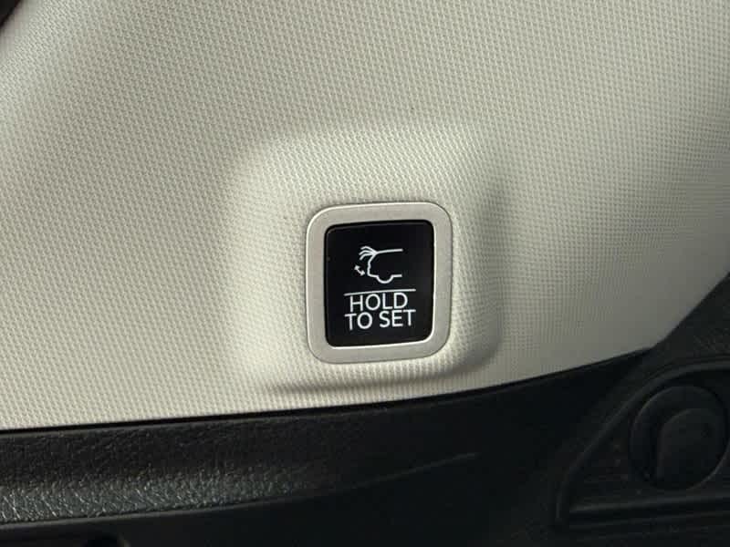 2023 Jeep Grand Cherokee Base