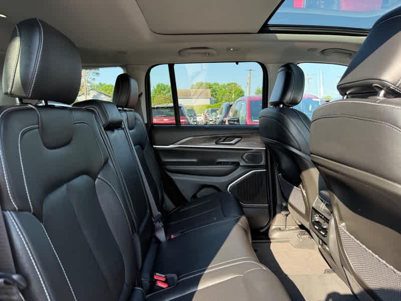 2023 Jeep Grand Cherokee 30th Anniversary