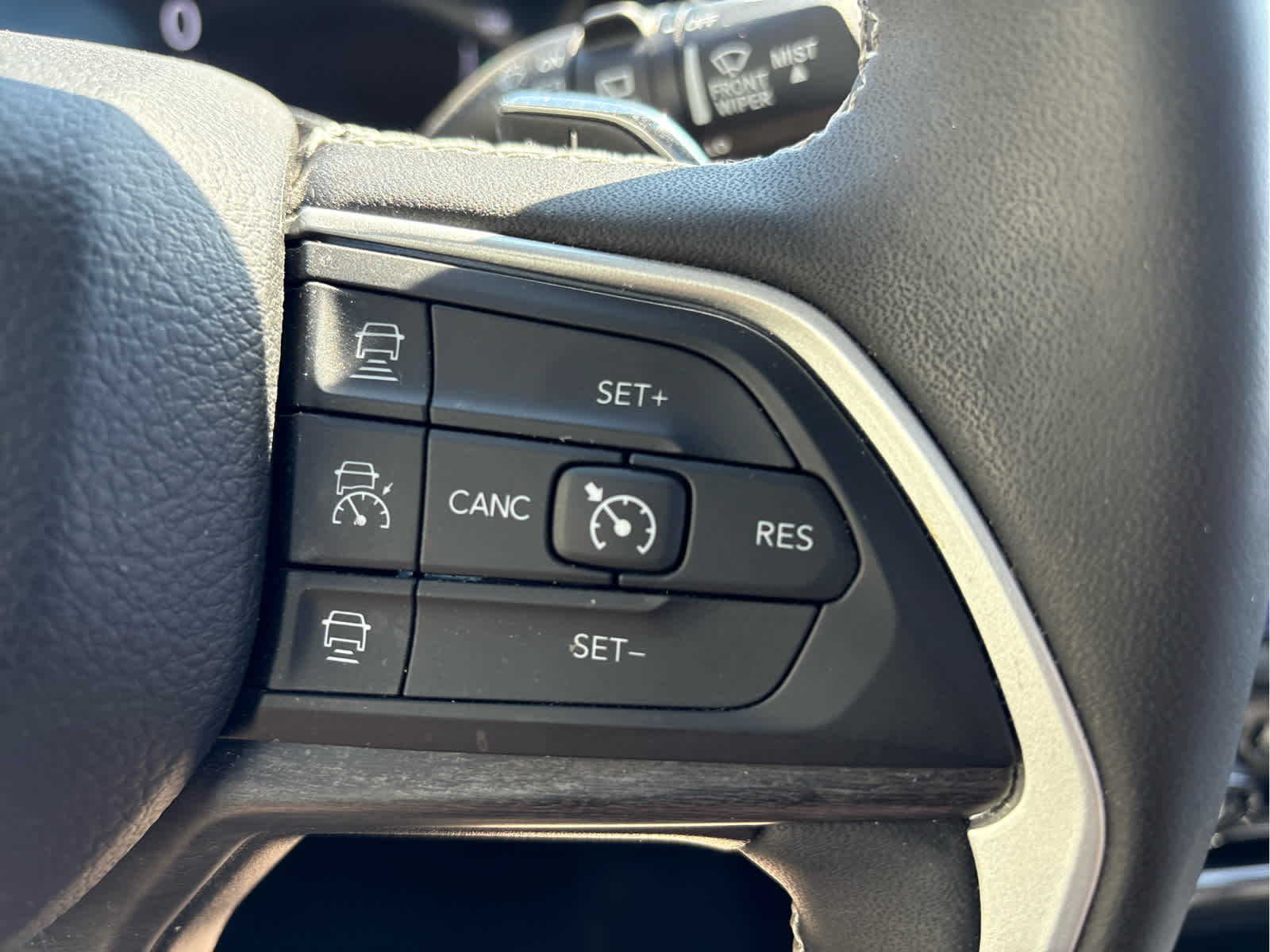 2022 Jeep Grand Cherokee Base