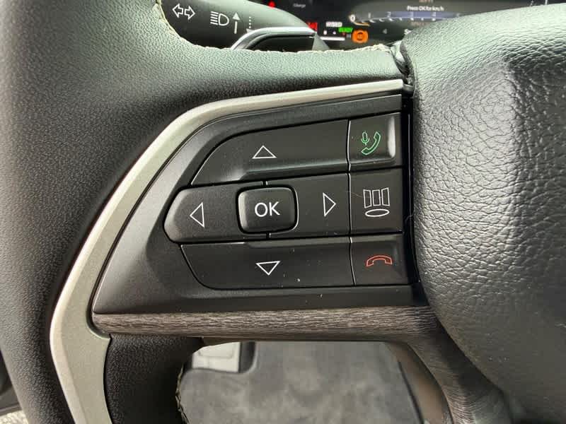 2023 Jeep Grand Cherokee Base