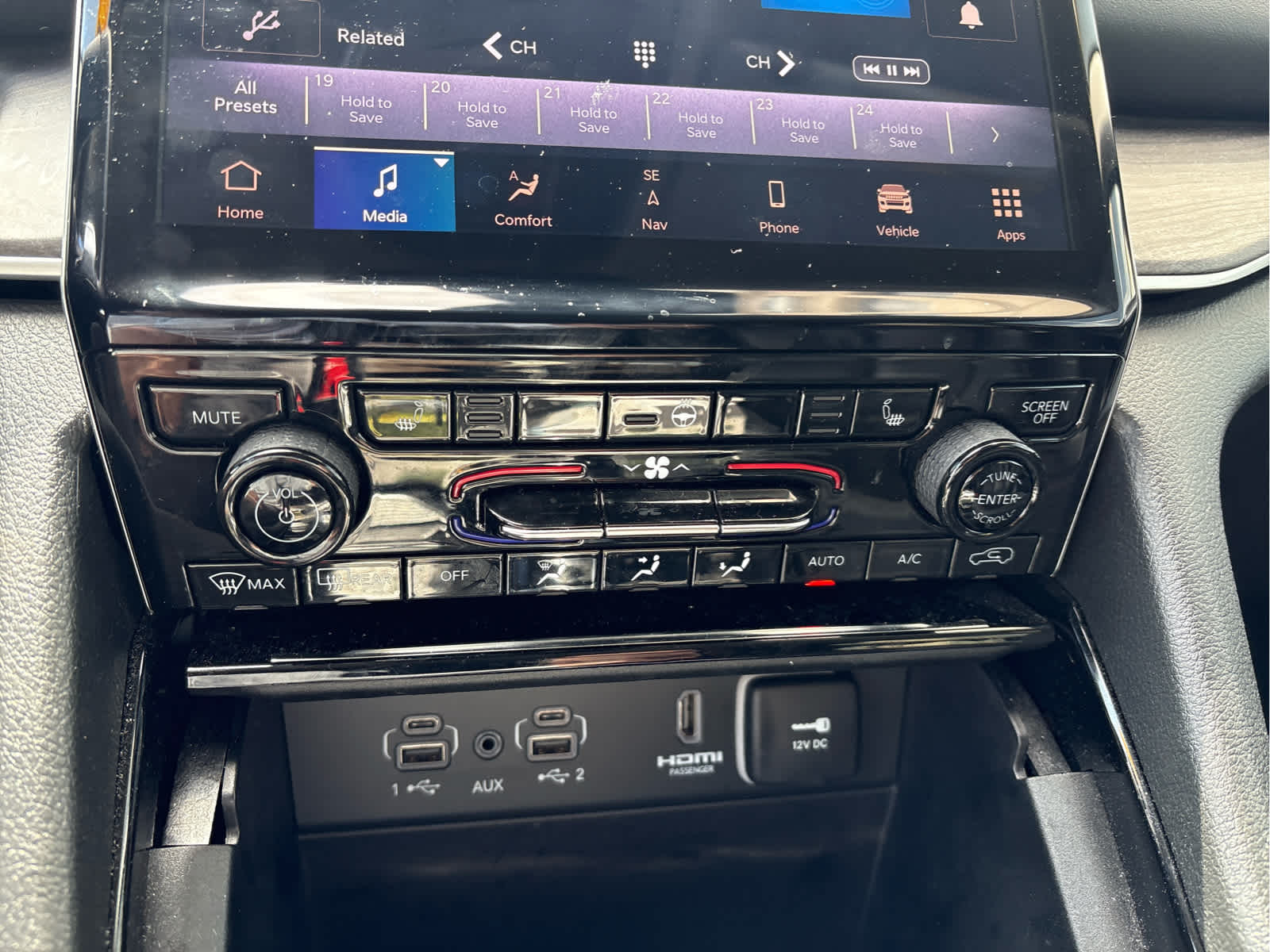2023 Jeep Grand Cherokee Base