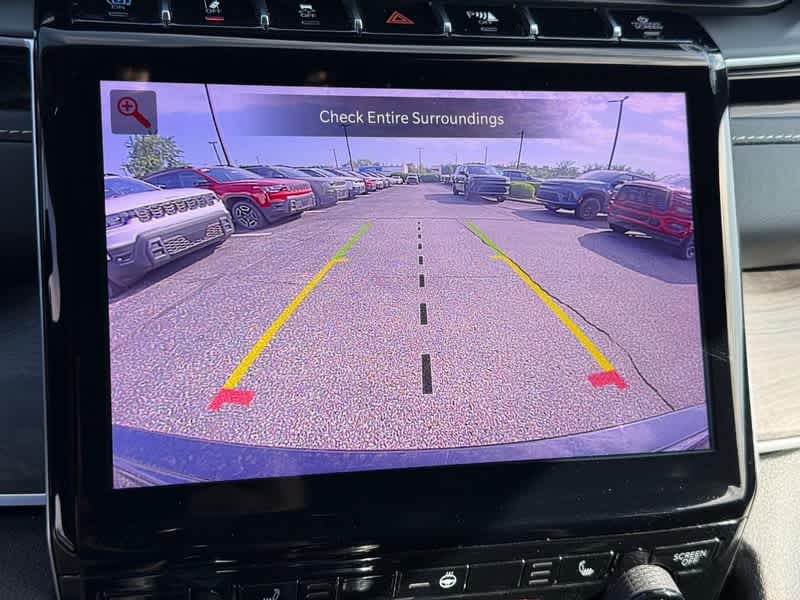 2023 Jeep Grand Cherokee Base