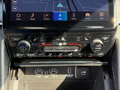 2023 Jeep Grand Cherokee Base