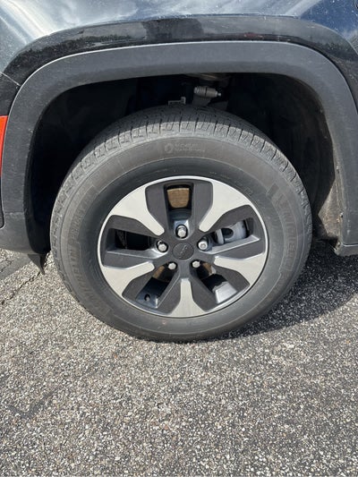 2023 Jeep Grand Cherokee Base