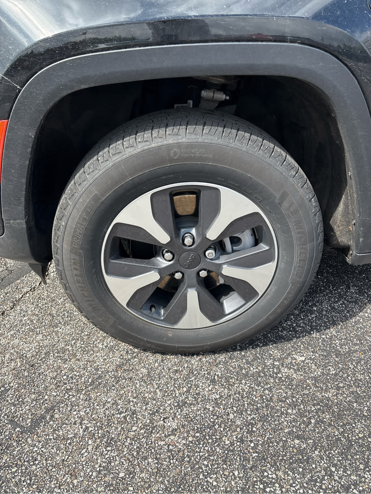 2023 Jeep Grand Cherokee Base