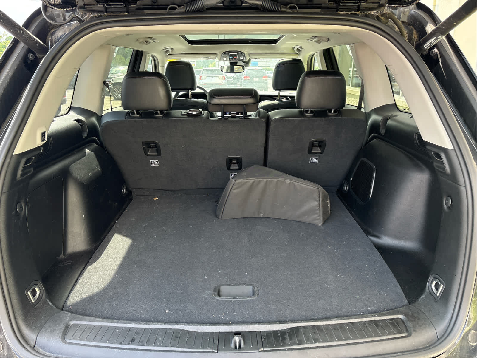 2023 Jeep Grand Cherokee Base