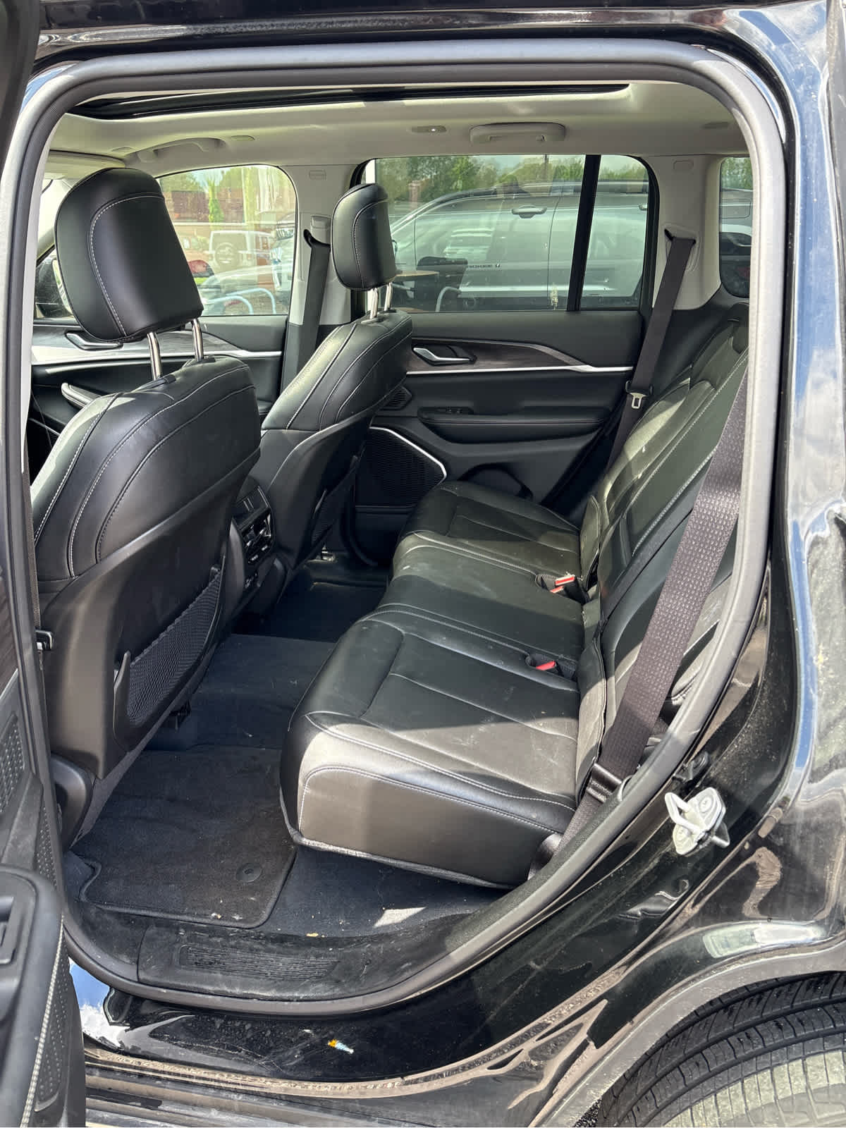 2023 Jeep Grand Cherokee Base