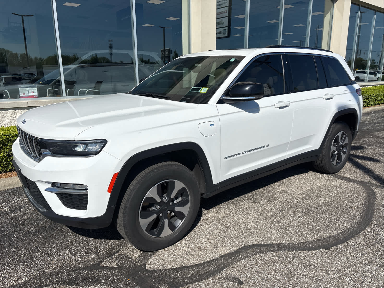 2024 Jeep Grand Cherokee Base