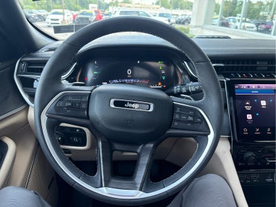 2023 Jeep Grand Cherokee Base