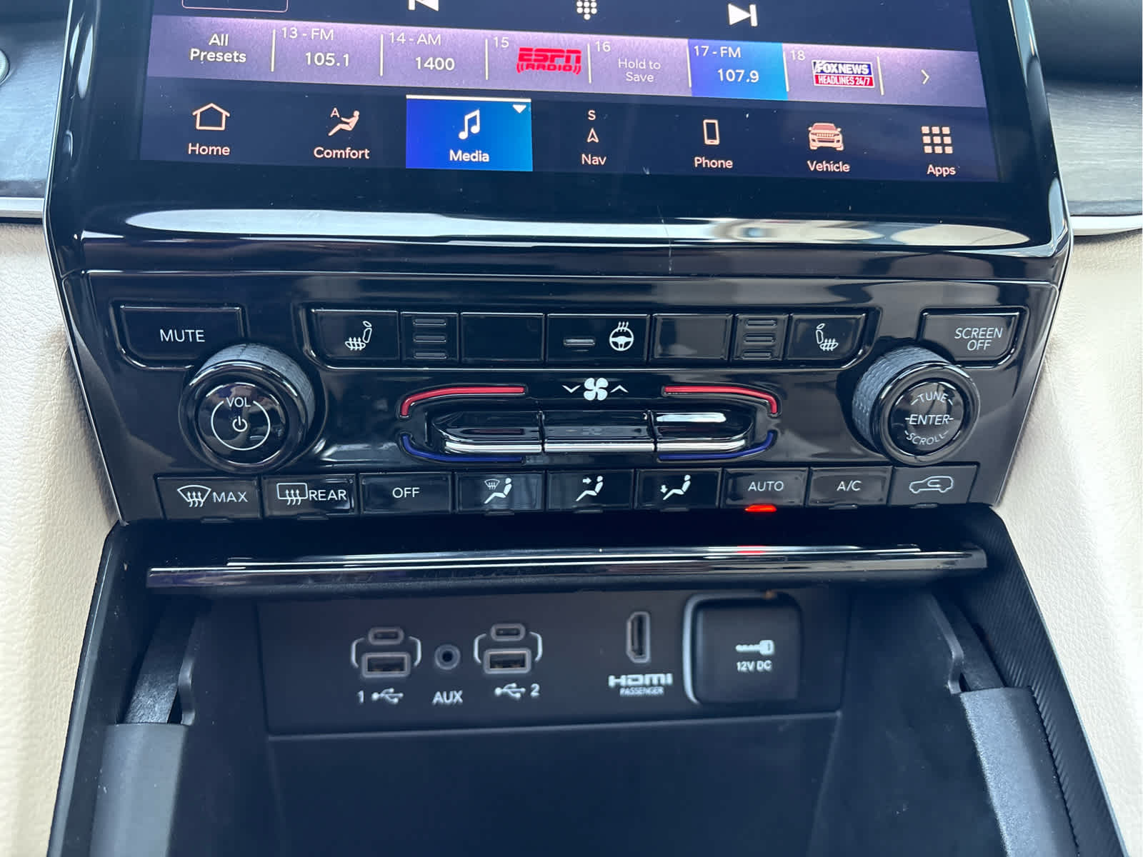 2023 Jeep Grand Cherokee Base