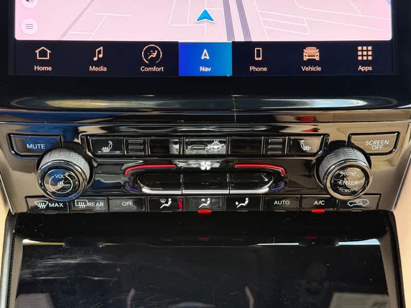 2023 Jeep Grand Cherokee Base
