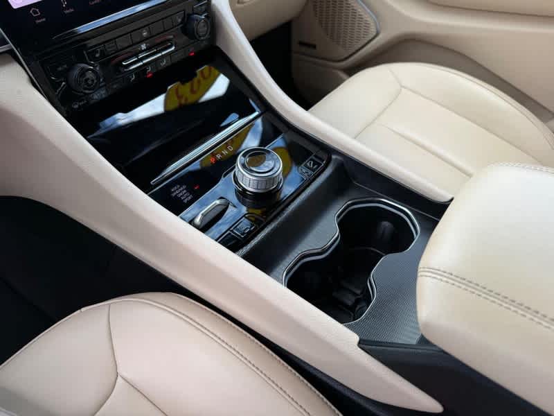 2023 Jeep Grand Cherokee Base