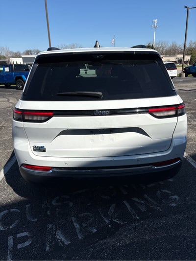 2024 Jeep Grand Cherokee Base