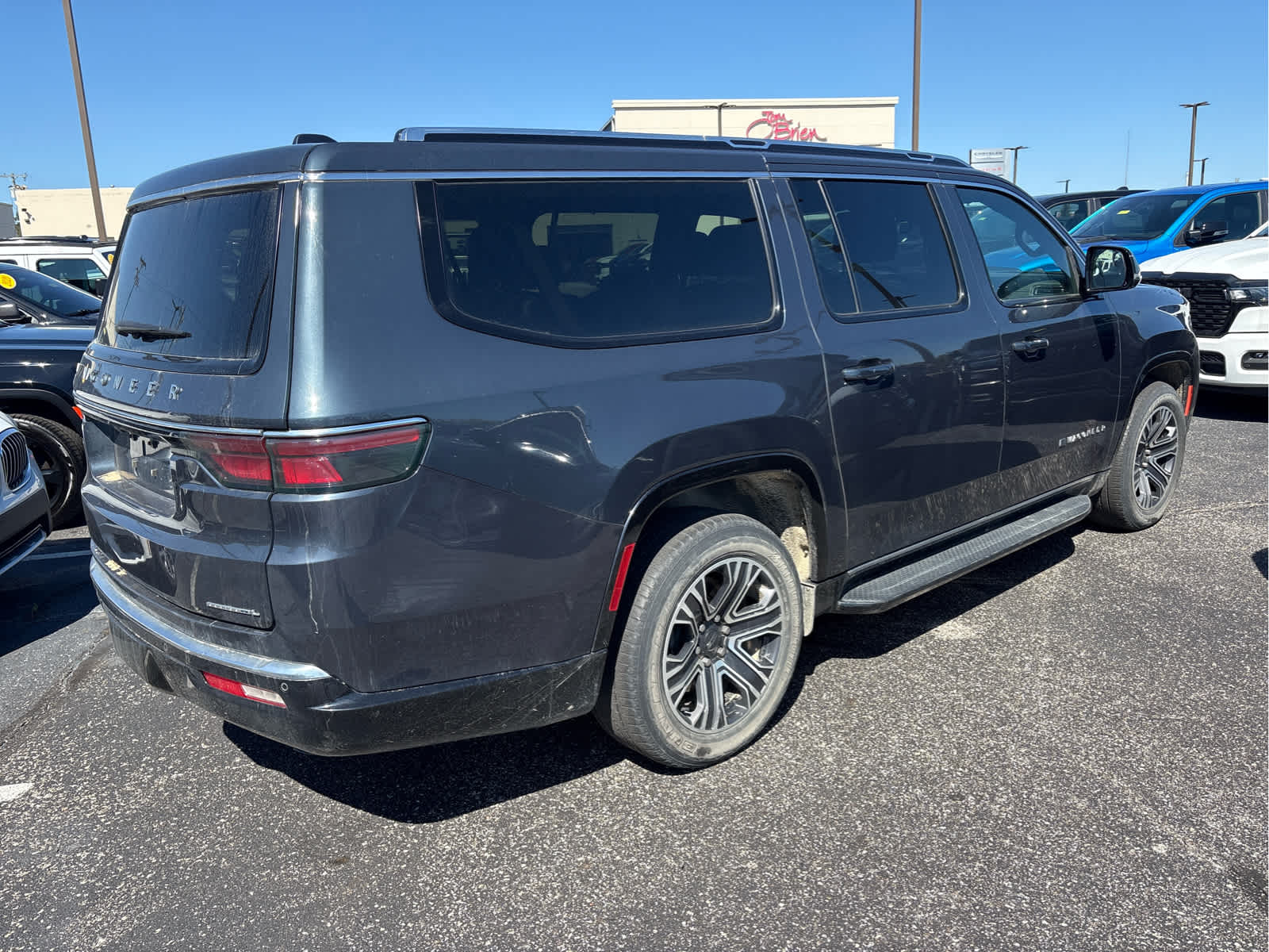 2023 Jeep Wagoneer L Series II 4x4