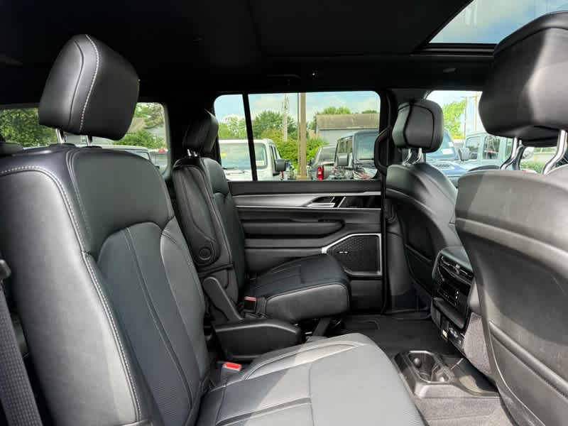 2025 Jeep Wagoneer L Series II Carbide