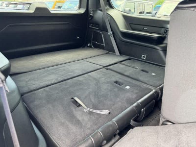 2023 Jeep Wagoneer Base