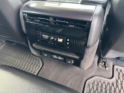 2023 Jeep Wagoneer Base