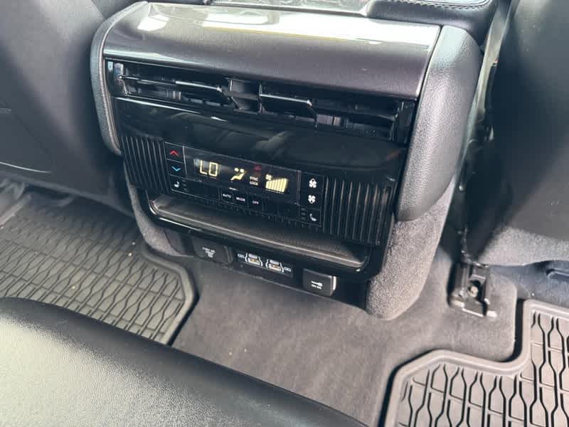 2023 Jeep Wagoneer Base