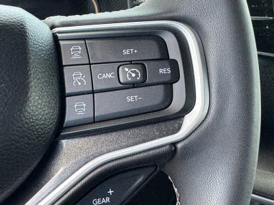 2023 Jeep Wagoneer Base