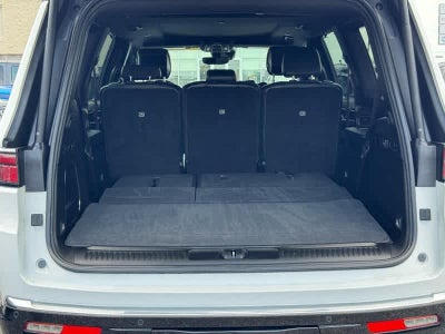 2023 Jeep Wagoneer Base