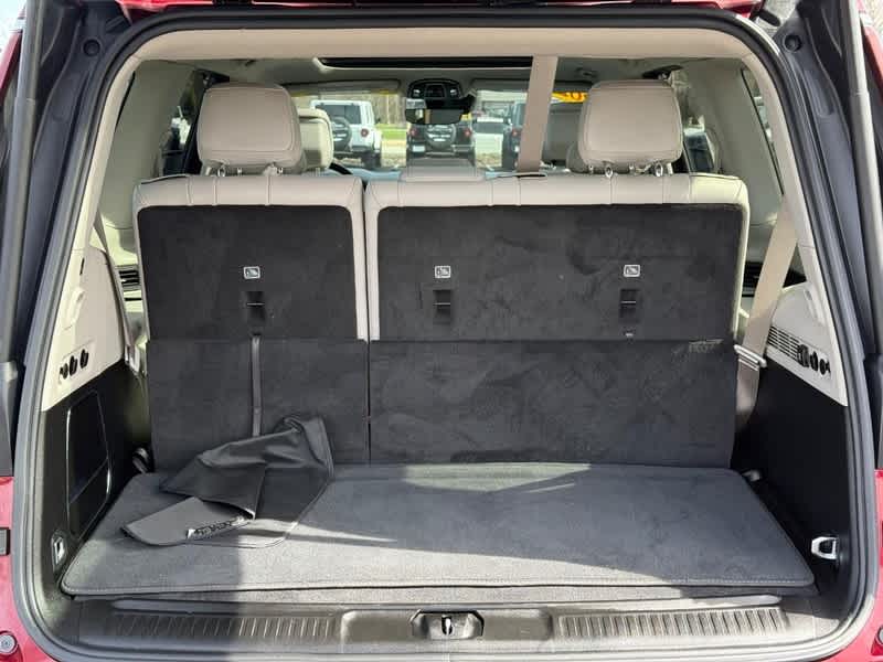 2024 Jeep Wagoneer Base