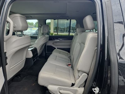 2024 Jeep Wagoneer Base