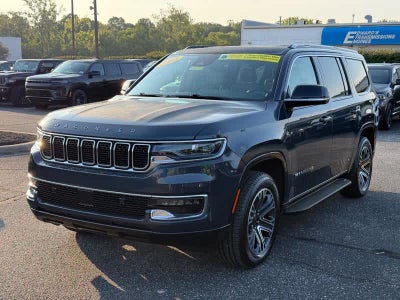2023 Jeep Wagoneer Base
