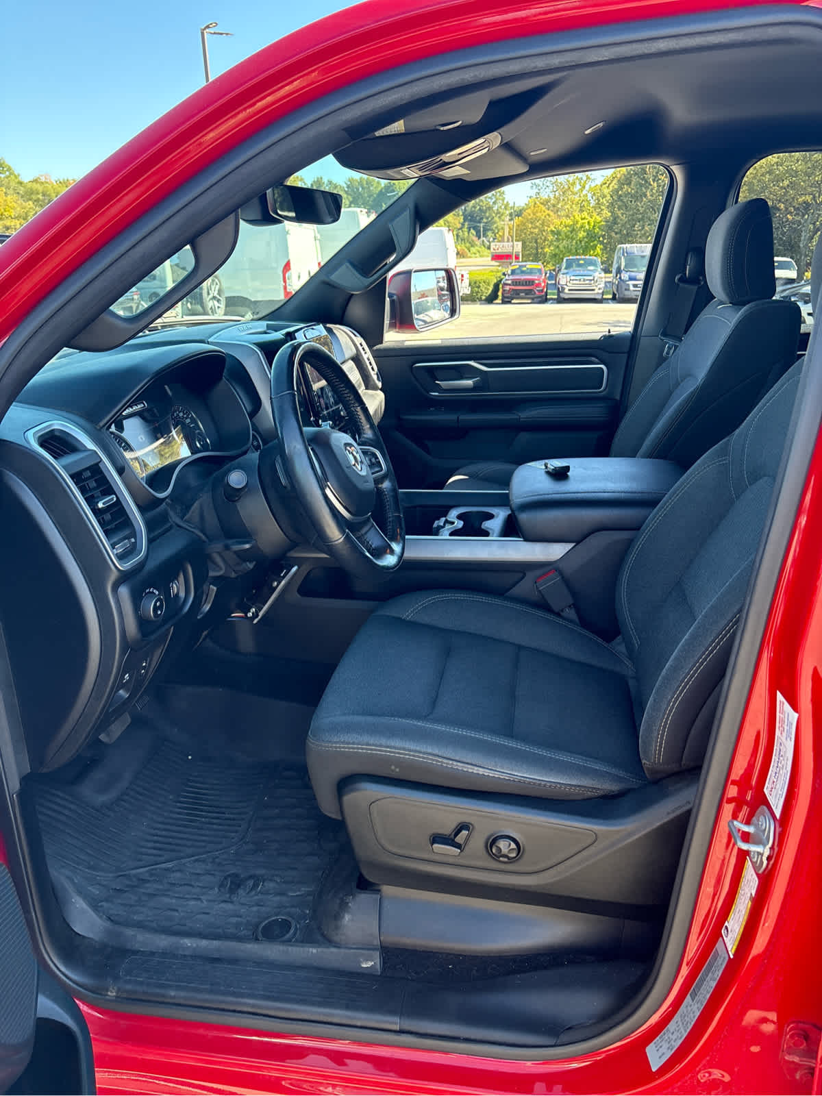 2020 RAM 1500 Big Horn Crew Cab 4x4 5'7' Box