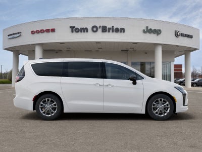 2027 Chrysler Pacifica Select