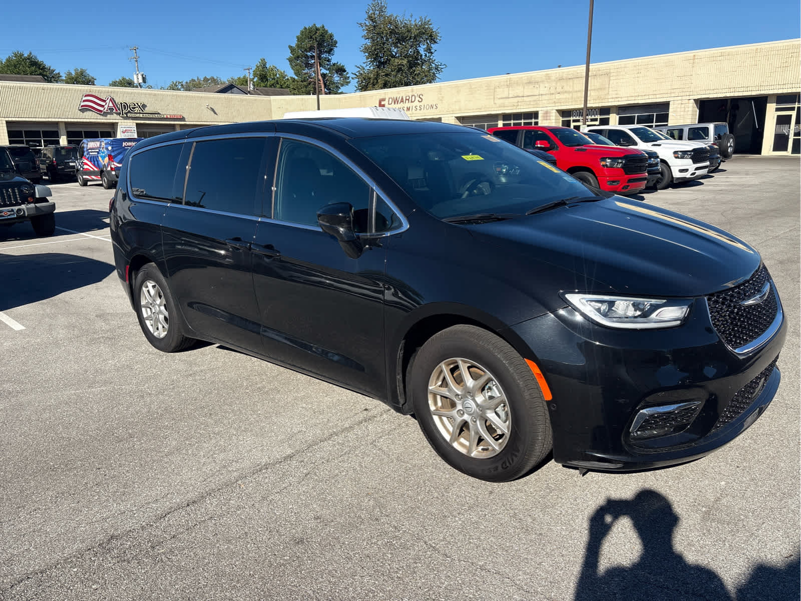 2026 Chrysler Pacifica Select