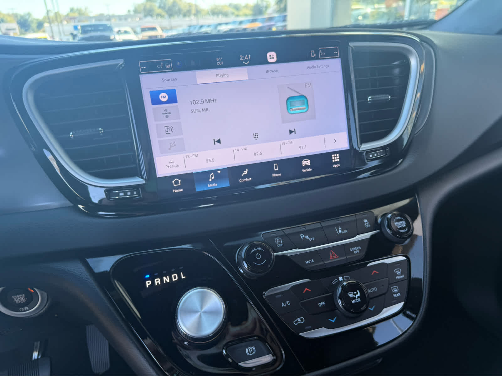 2026 Chrysler Pacifica Select