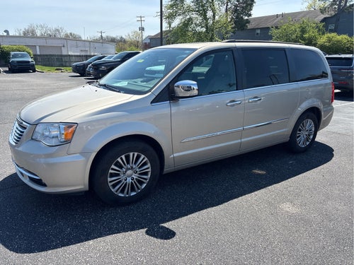 2016 Chrysler Town & Country Touring-L Anniversary Edition