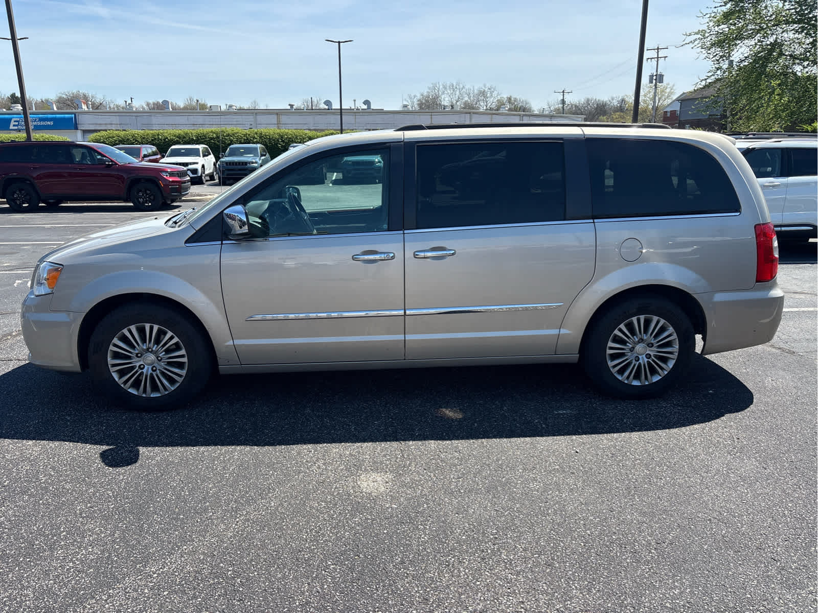 Used 2016 Chrysler Town & Country Anniversary Edition with VIN 2C4RC1CG2GR166047 for sale in Greenwood, IN