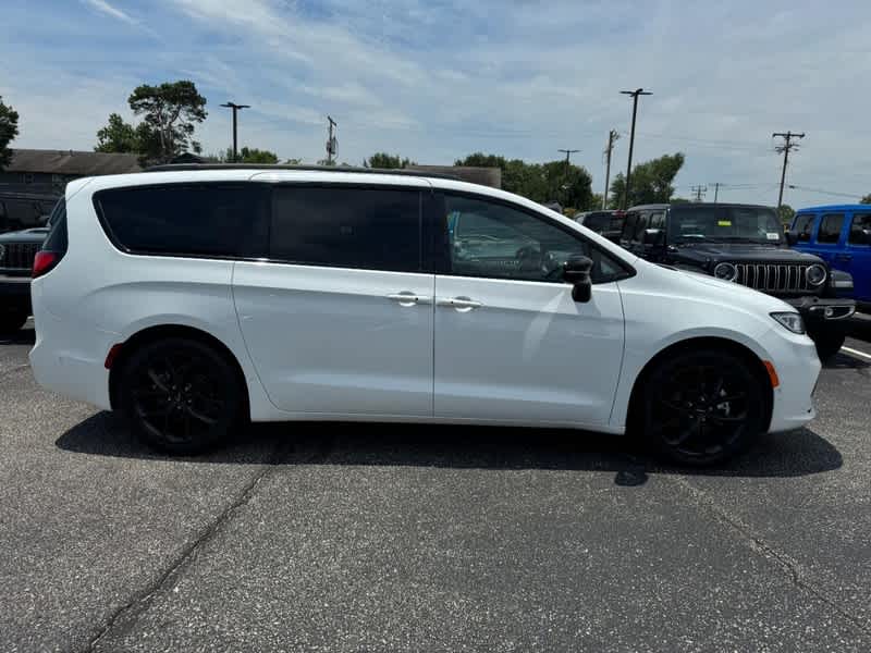 2024 Chrysler Pacifica Limited