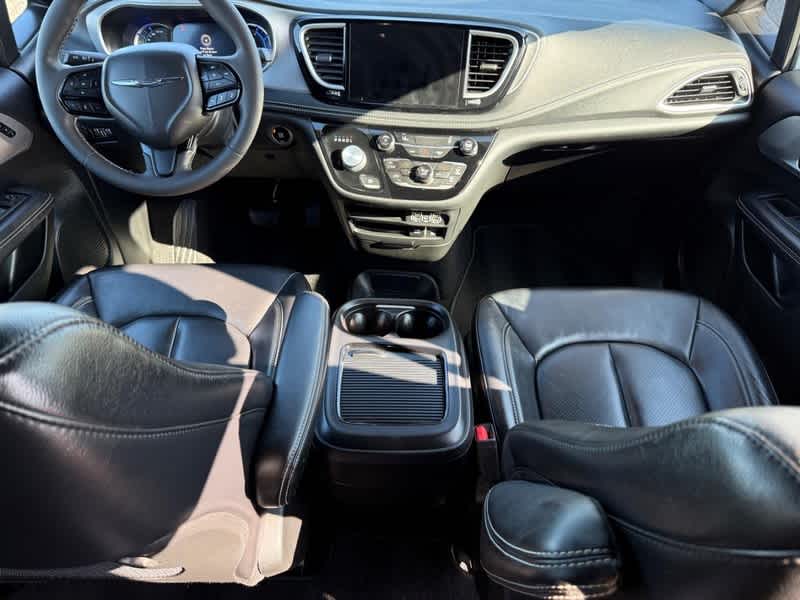 2022 Chrysler Pacifica Hybrid Touring L