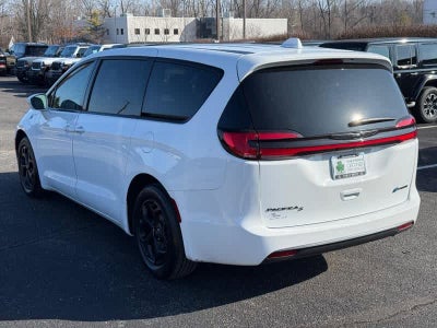 2022 Chrysler Pacifica Hybrid Touring L