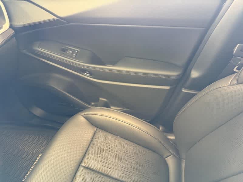 2026 Jeep Cherokee Overland