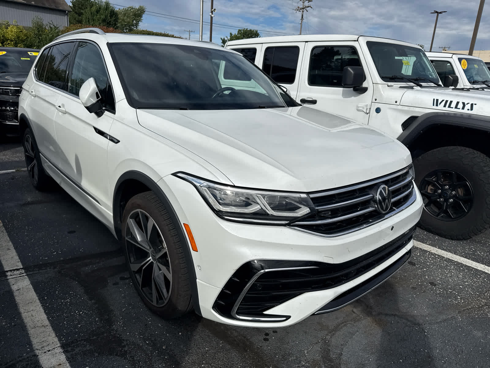 2022 Volkswagen Tiguan SEL R-Line