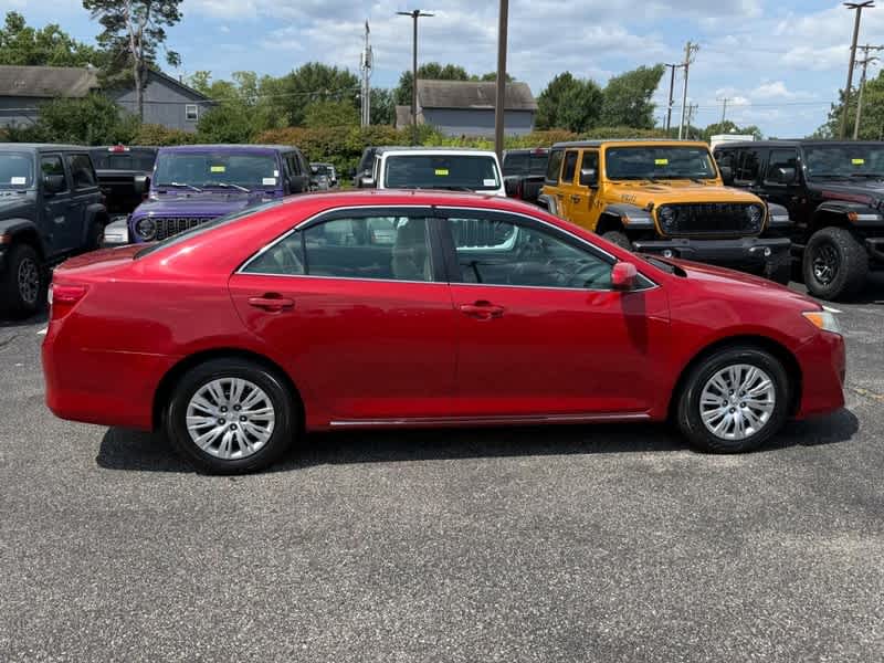 Used 2014 Toyota Camry LE with VIN 4T4BF1FK7ER357327 for sale in Greenwood, IN