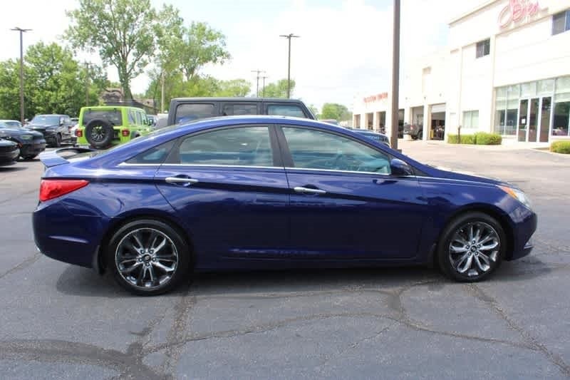 Used 2012 Hyundai Sonata SE with VIN 5NPEC4AC3CH334320 for sale in Greenwood, IN